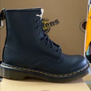 🌻Dr Martens 1460 W smooth leather lace up 🥾